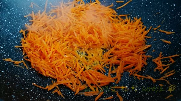 胡萝卜葱蛋花饺