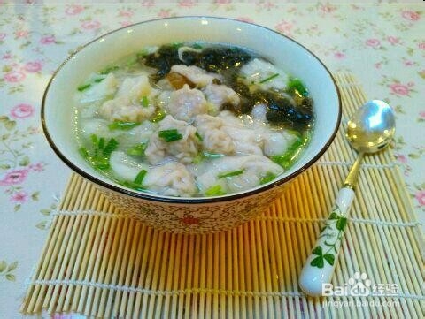 鸡肉鲜汤大馄饨