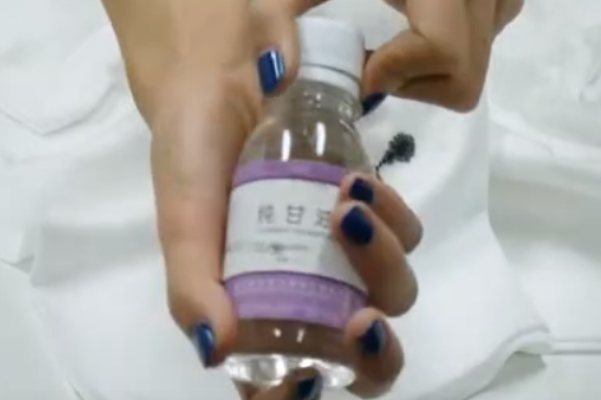 如何洗掉衣服上的碳素墨水渍