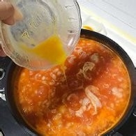 制作番茄疙瘩汤