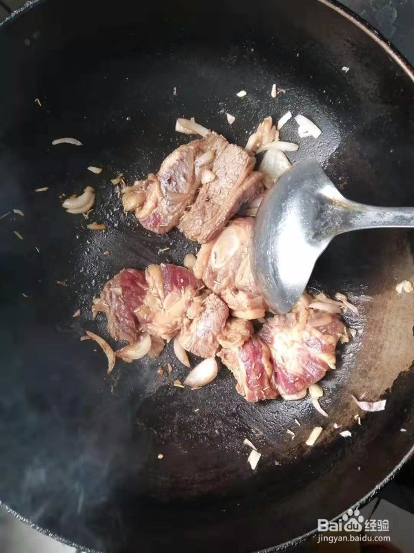 创新黑椒香煎牛肋排