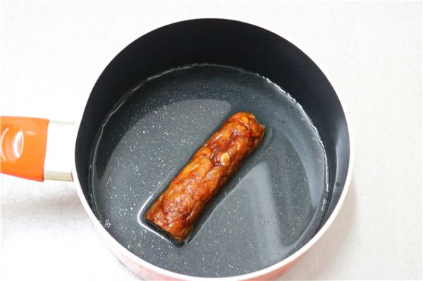 五花肉腊肠豇豆焖饭