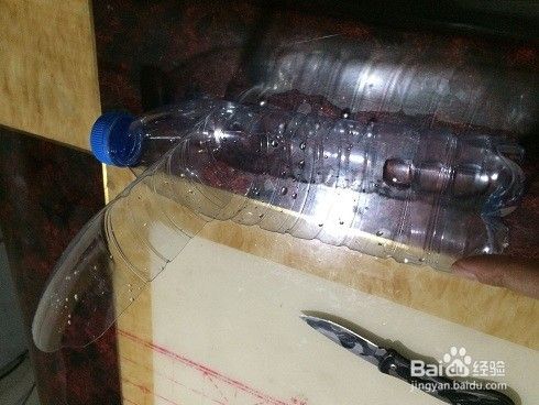 怎样用一个塑料瓶做一艘船
