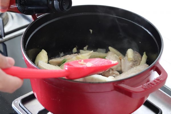 冬笋鸡翅刀削面