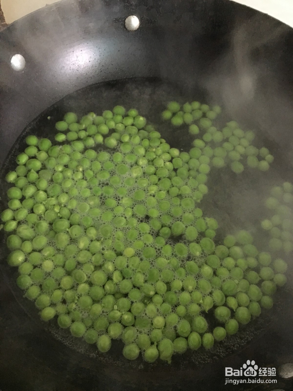 鸡蛋炒碗豆的做法