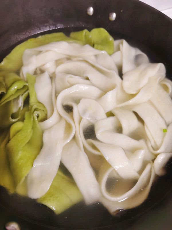 荆芥肉酱油泼面