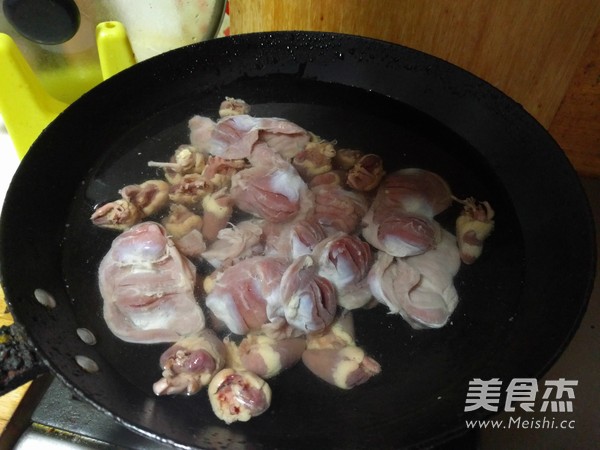 鸡胗拌豆角的做法