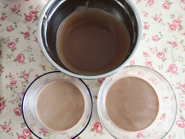 渐变可可千层蛋糕