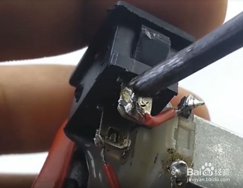 如何制作简单的电动汽车?