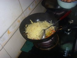 教您做酸辣土豆丝