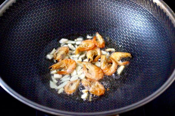 杏鲍菇虾干青菜小炒