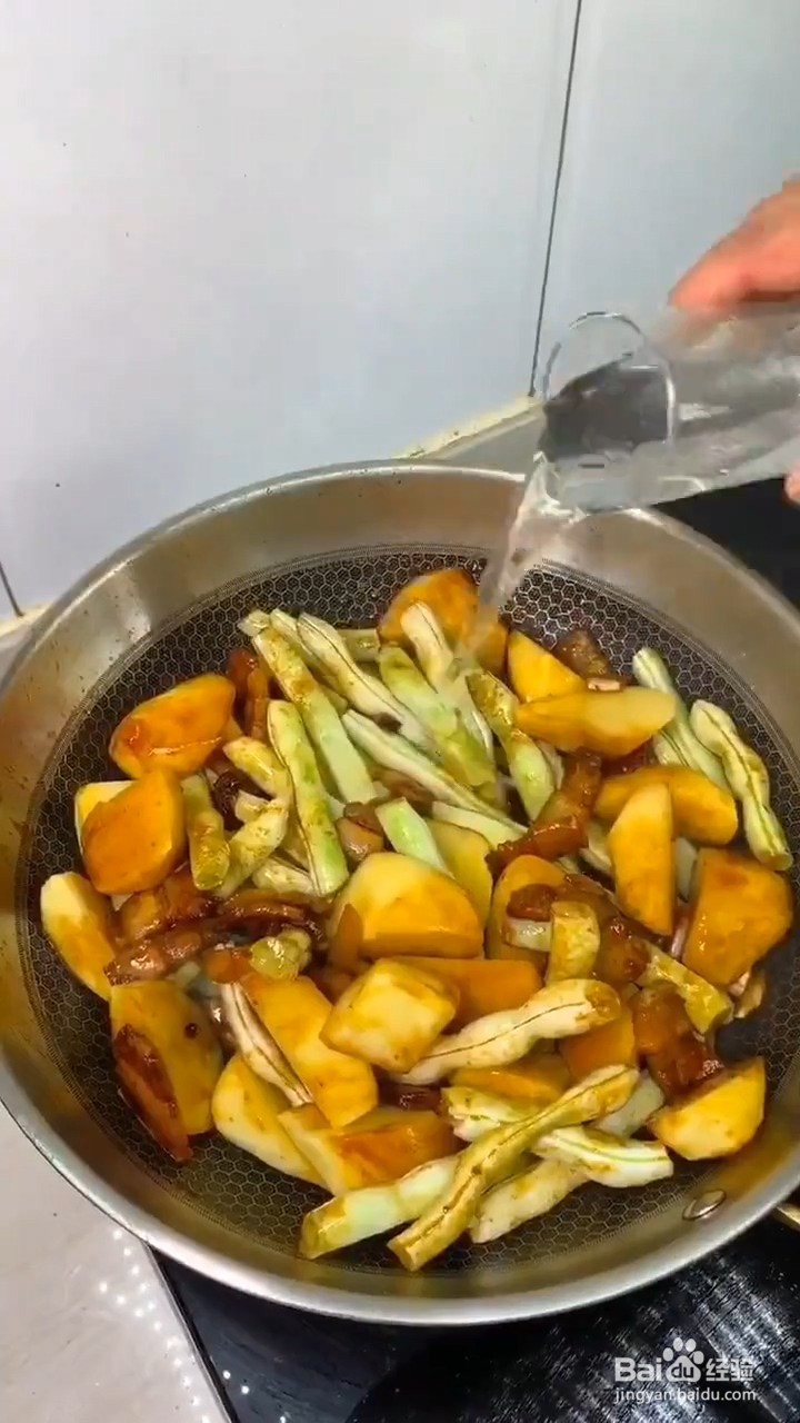 怎么在家自制土豆豆角焖面