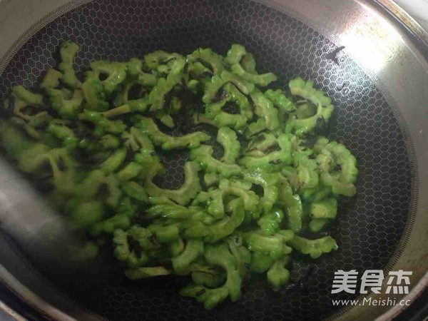 炒苦瓜的家常做法