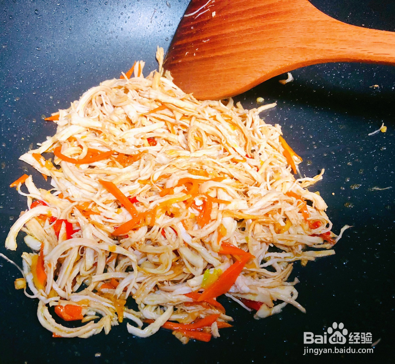 香辣手撕鸡胸肉的做法