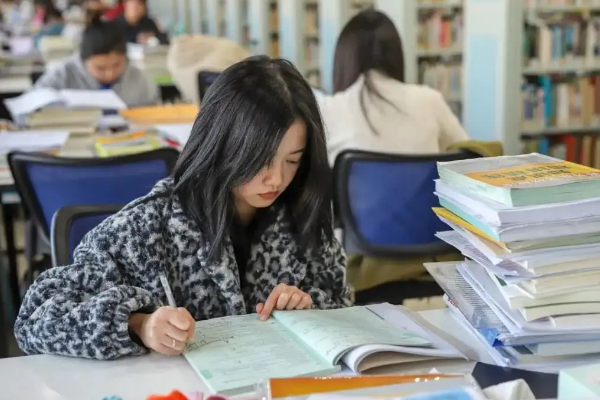 考研可以报几个学校