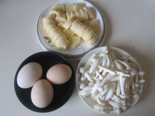 白玉菇鸡蛋豆腐羹