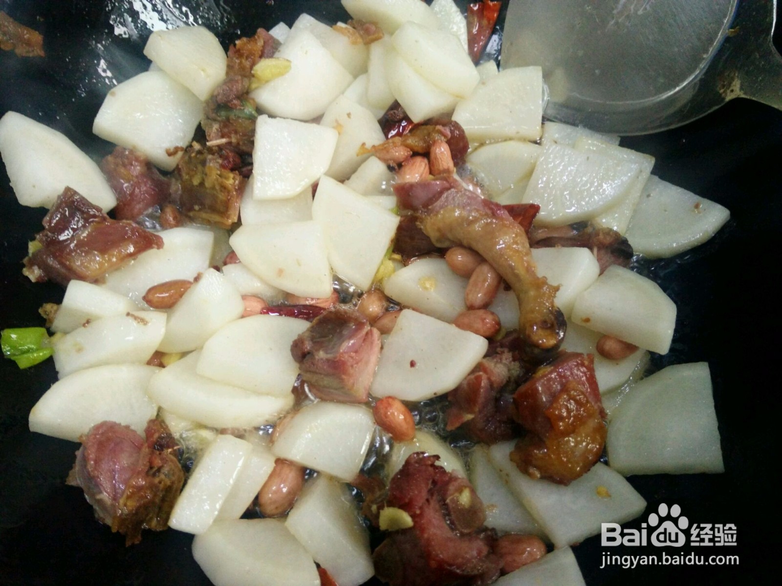 老鸭腿炖萝卜的做法