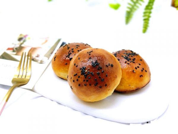 经典黑芝麻豆沙小面包