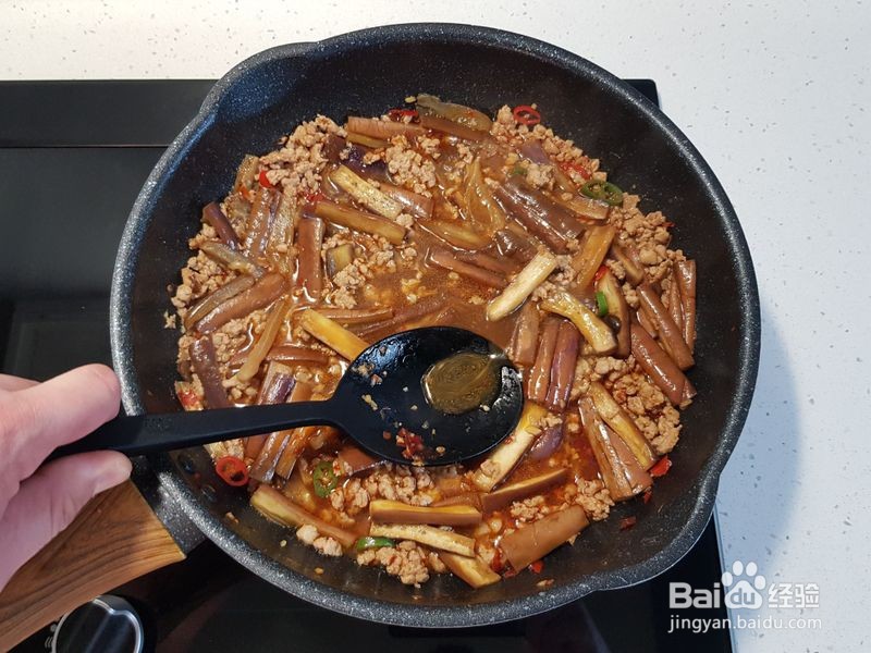 茄子肉末焖面怎么做