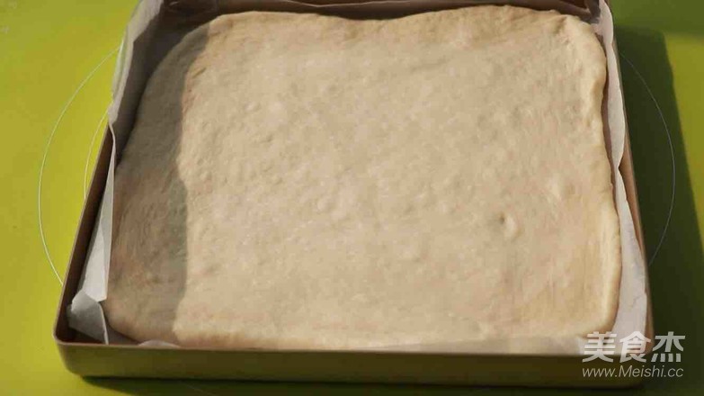 葱香肉松面包卷