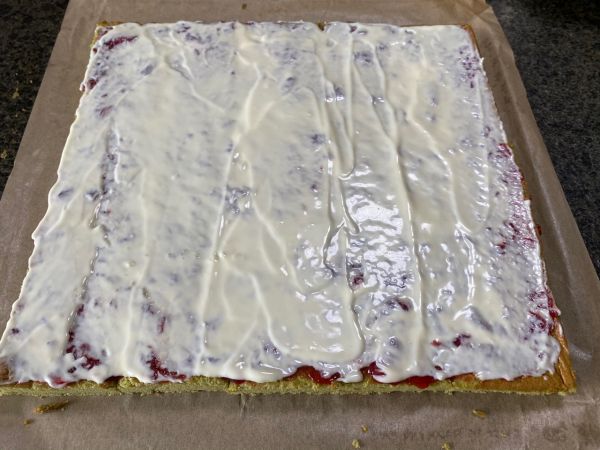 草莓奶酪年轮蛋糕