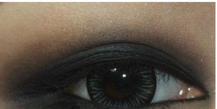 6步教你打造狂野烟熏眼