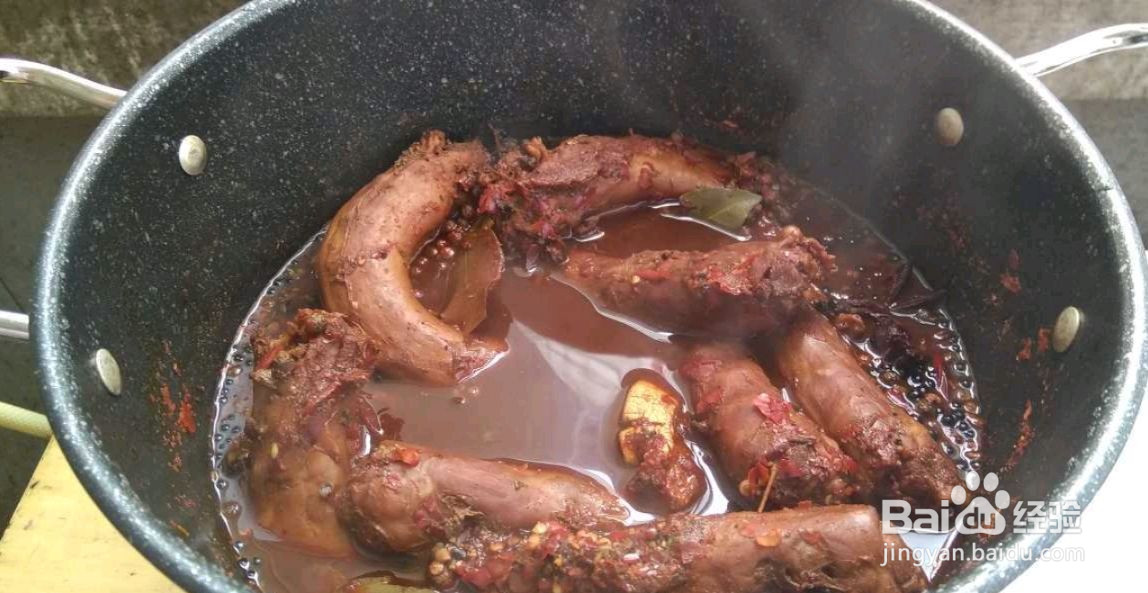 麻辣鸭脖的做法