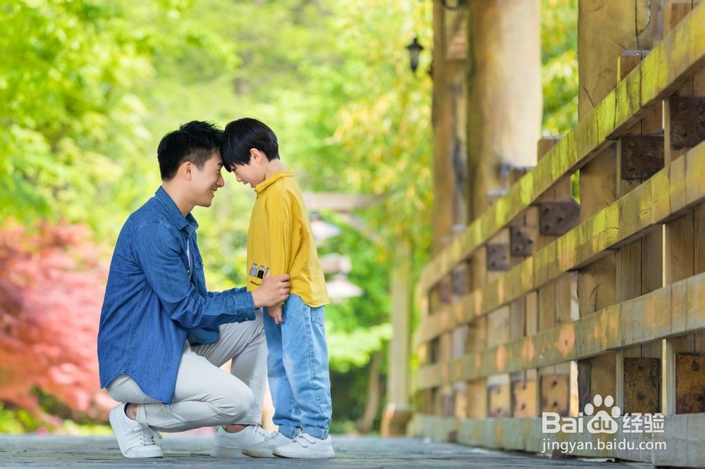 当孩子发脾气时父母怎么办？