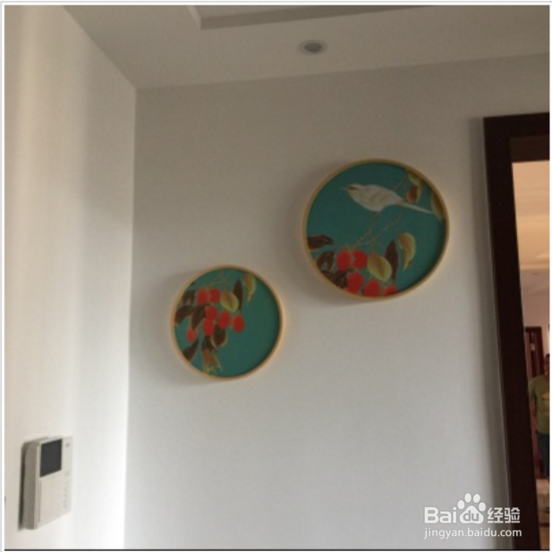 一个小小的创意挂法可以让您的墙壁充满生气活力