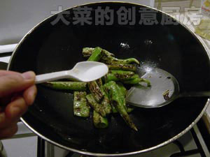 小儿健脾开胃虎皮青椒的做法