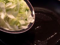 尝兽观教你做‘葱爆羊肉’