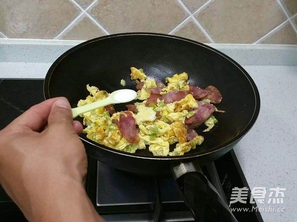 辣味蛋炒腊肠