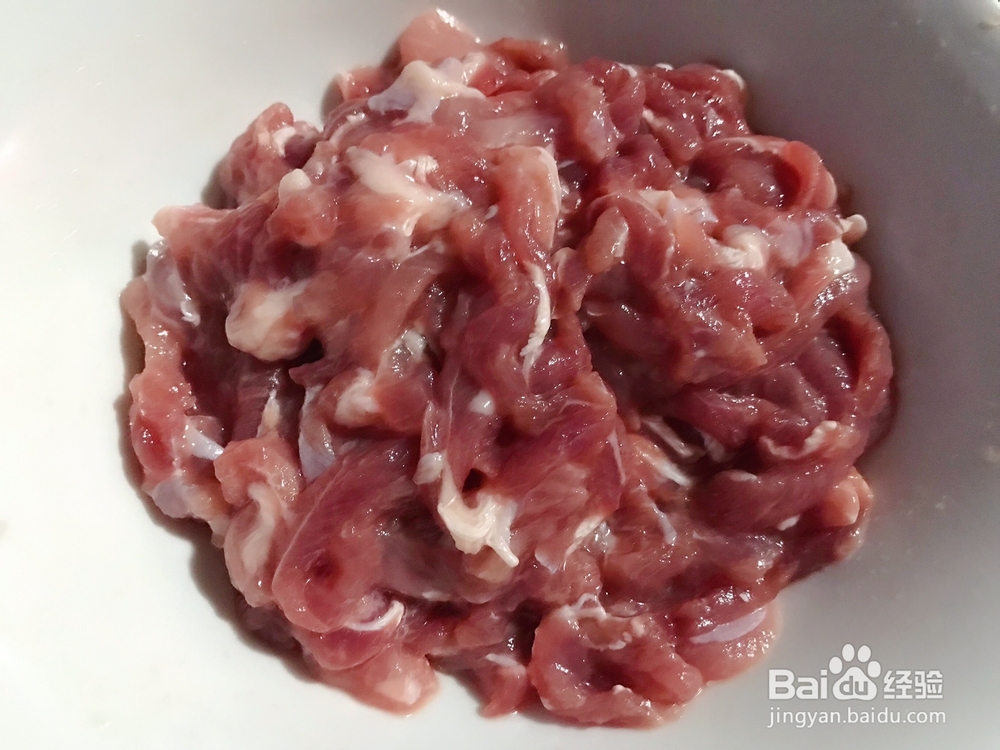 抢着吃的酸菜肉丝米线