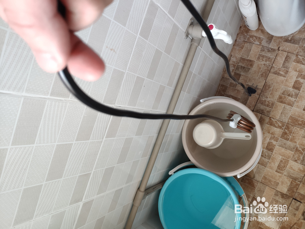 用热得快加热洗澡水时控制加热时间的两种方法