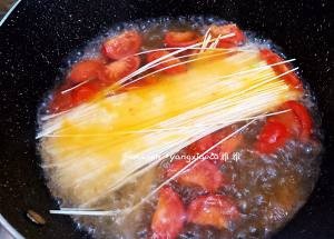 食补养生番茄生菜汤面的做法