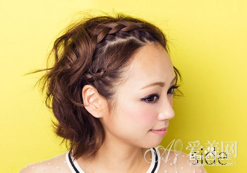 适合夏天的编发教程——简单甜美刘海编发