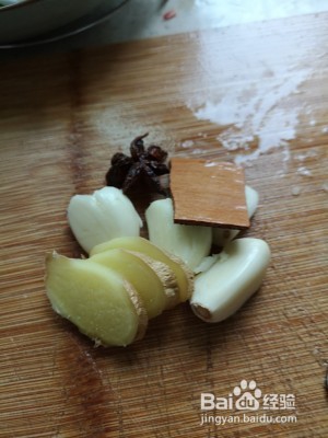 教你怎么做干锅麻辣鸡肉