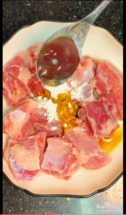 如何制作蒜香排骨