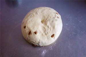 提子牛奶发酵黄油面粉如何一起做面包