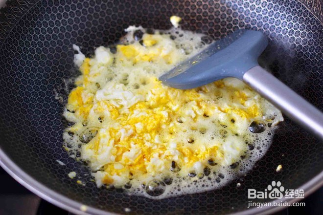 怎么包荠菜鸡蛋虾皮蒸包