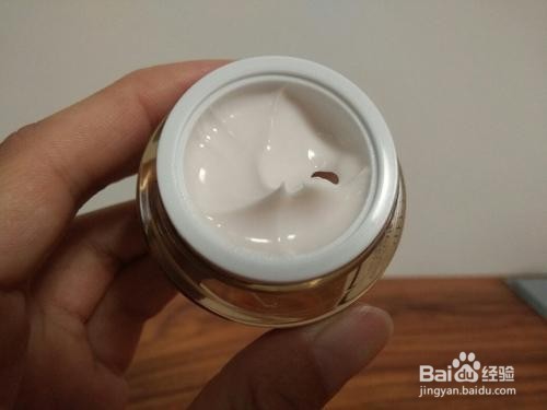 眼部皮肤要如何护理?