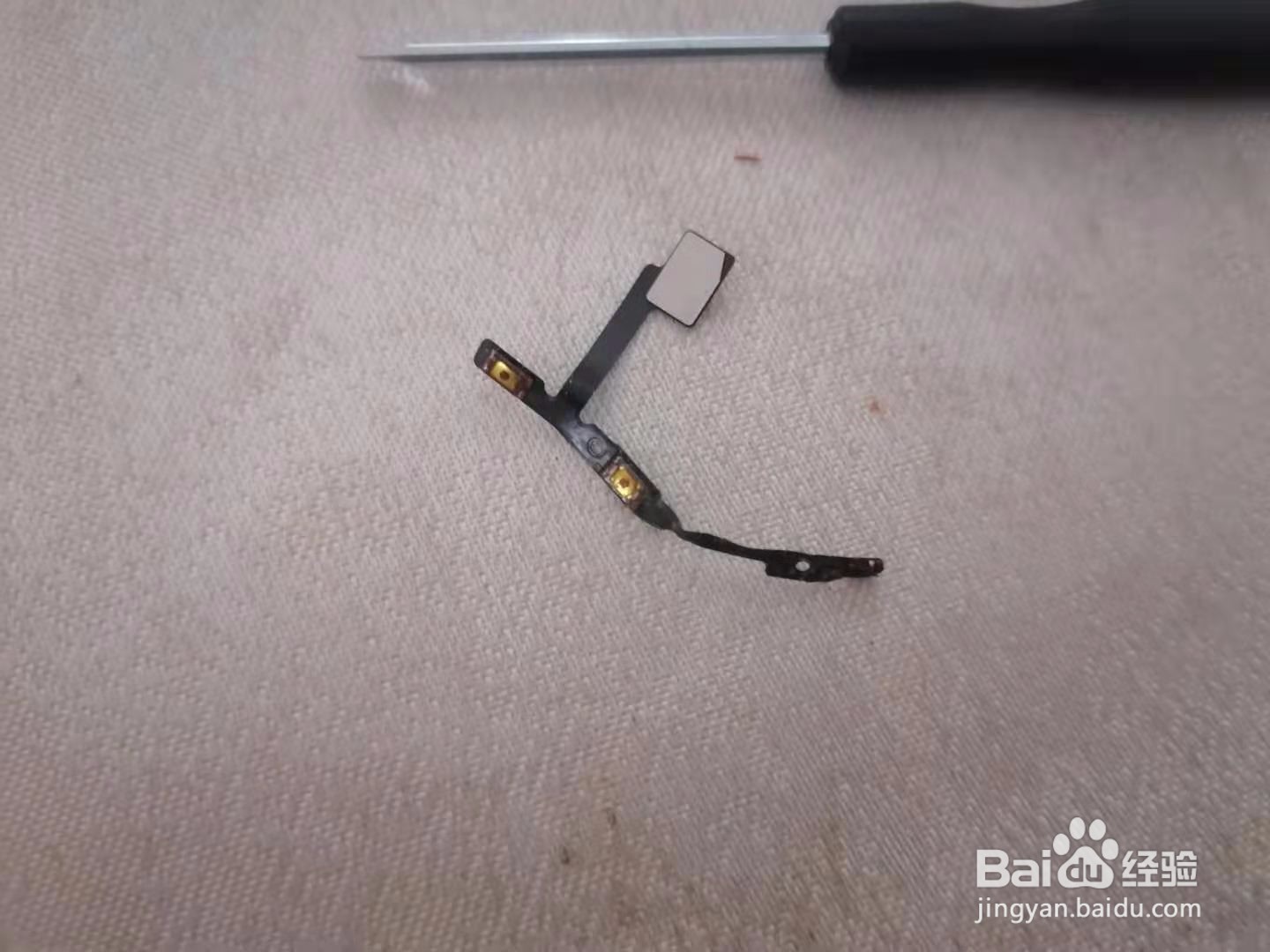 vivo y79手机关机键拆卸安装方式