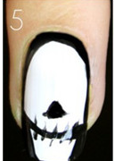 花纹样式骷髅头美甲