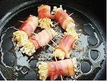 怎么做的香煎培根金针菇卷比较好吃