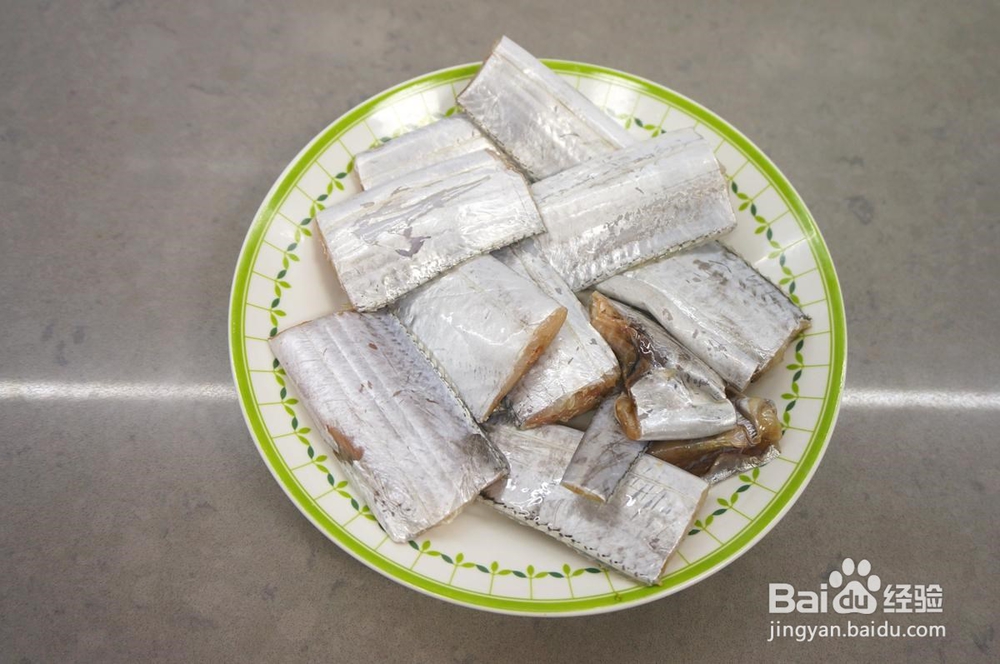 酥松香脆干炸带鱼