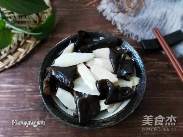 山药炒木耳的做法