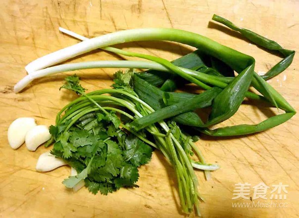 孜然粒炒蝼蛄虾
