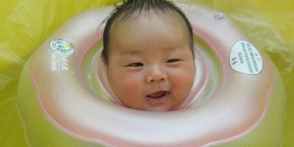 宝宝游泳好处有哪些