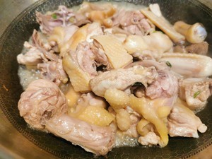 板栗烧鸡的做法