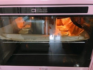 Hello kitty饼干草莓塔怎么做？